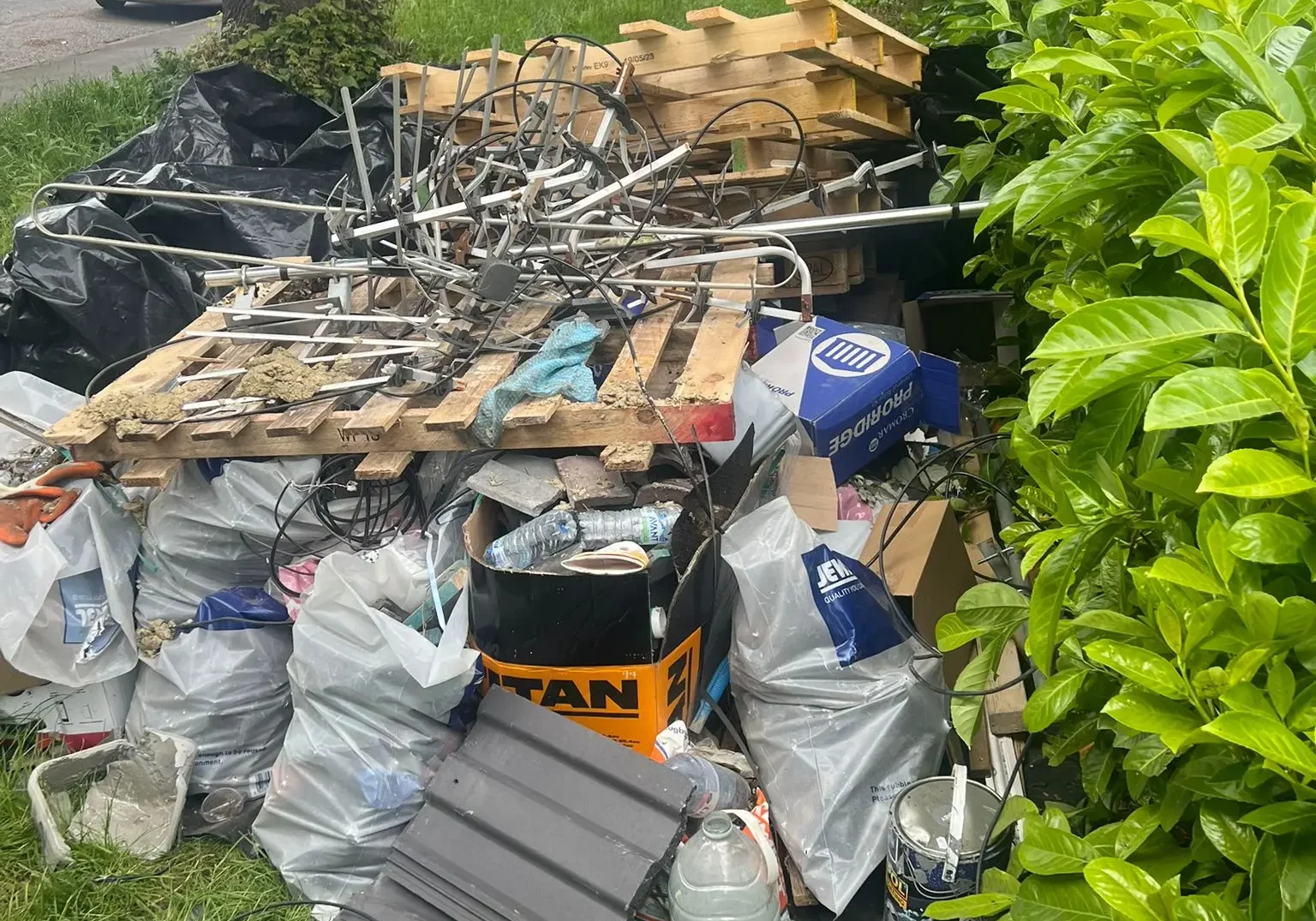 tjb-waste-south-wales-builders-29