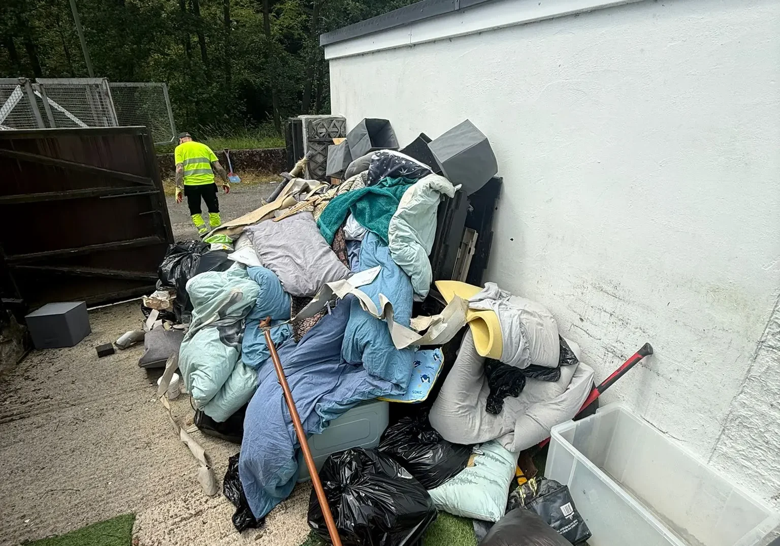 tjb-waste-south-wales-garden-clearance-24